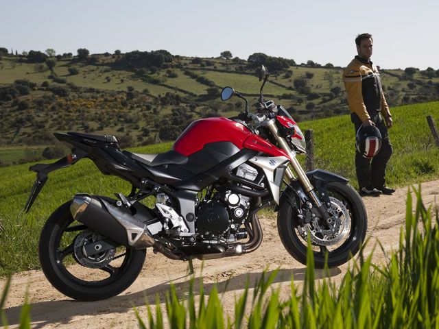 Suzuki GSR 750