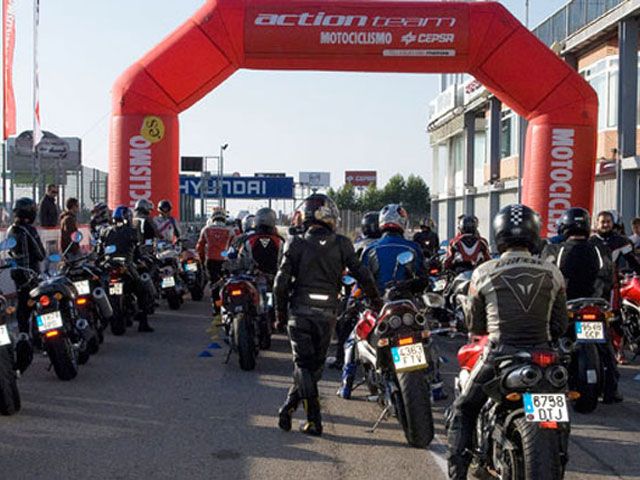 Curso de conducción Suzuki de Action Team en el circuito de Jarama