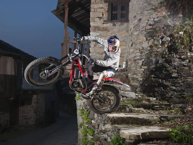 Adam Raga prueba la Gas Gas de trial eléctrica