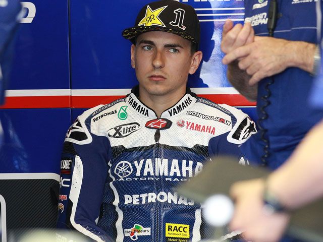 Lorenzo y Simoncelli la arman en la rueda de prensa