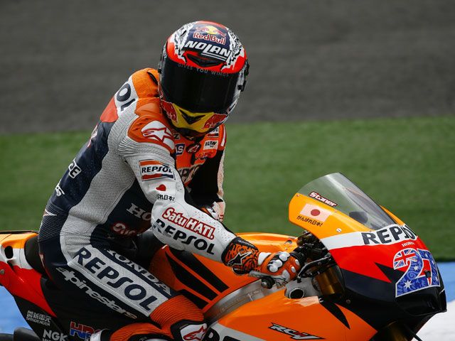 Stoner, el más rápido en los primeros libres de MotoGP
