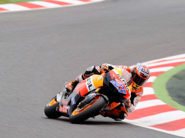 Casey Stoner arrasa en Cataluña