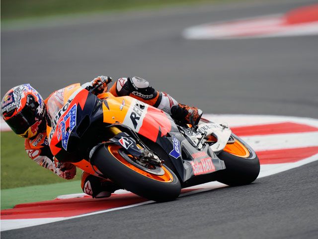 Stoner continúa dominando los entrenamientos libres en Silverstone