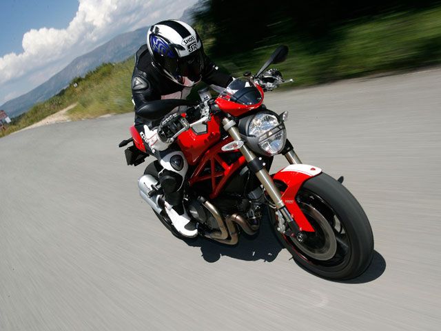 El nuevo carnet de moto continúa generando polémica