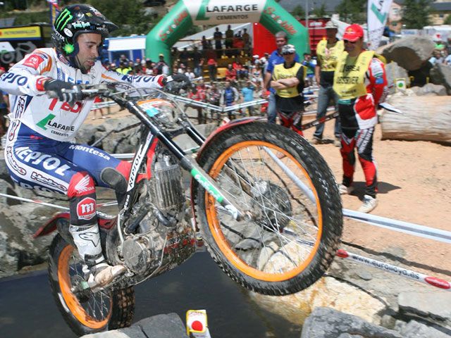 Toni Bou se impone en la prueba León del Mundial de Trial