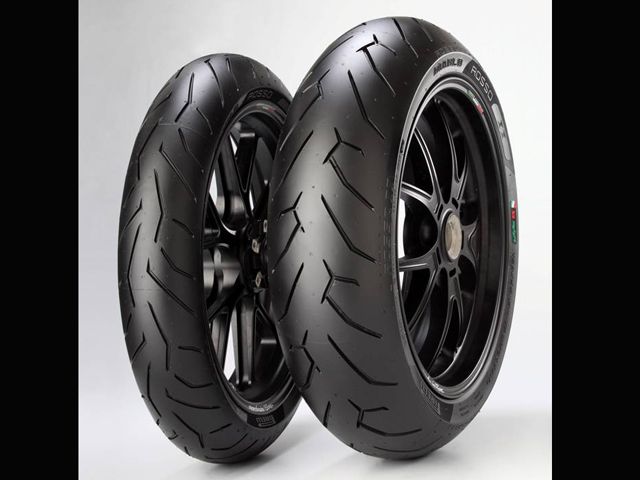 Pirelli llevó a sus clientes al Mundial de Superbike en Motorland