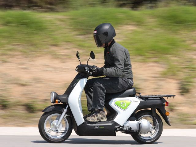 Acuerdo entre Pont Grup y MotosElectricas.net para asegurar las motos ecologicas