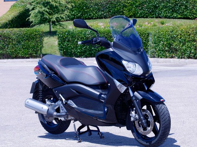 Yamaha X Max 250