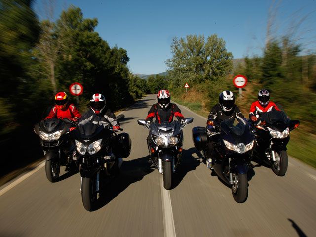 Comparativa turismo: BMW, Honda, Moto Guzzi, Triumph y Yamaha