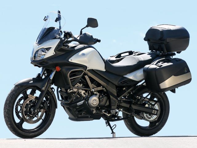 Prueba la nueva Suzuki V-Strom 650 y recibe varios regalos