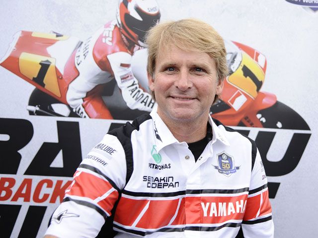 Wayne Rainey visita la fábrica de Yamaha en Italia