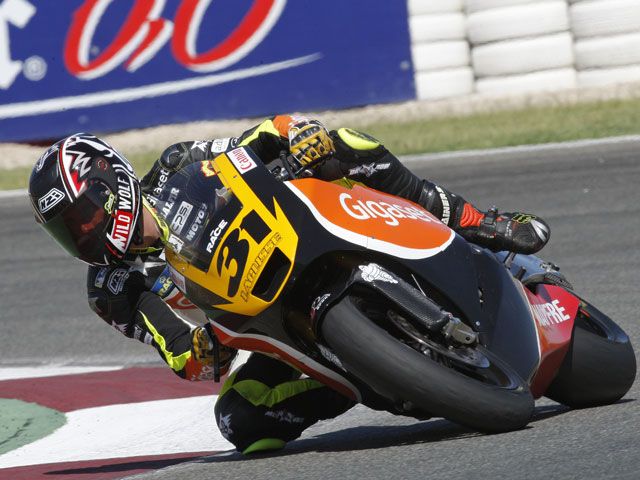 Poles para Morales, Silva y Rins en el CEV de Albacete