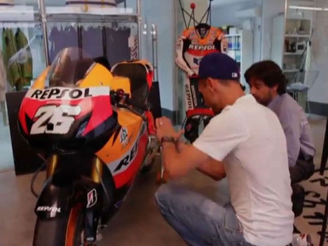 La Honda Repsol de MotoGP, decorada por Davidelfin