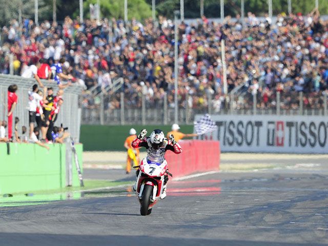 Fotogalería del Mundial de Superbike en Imola