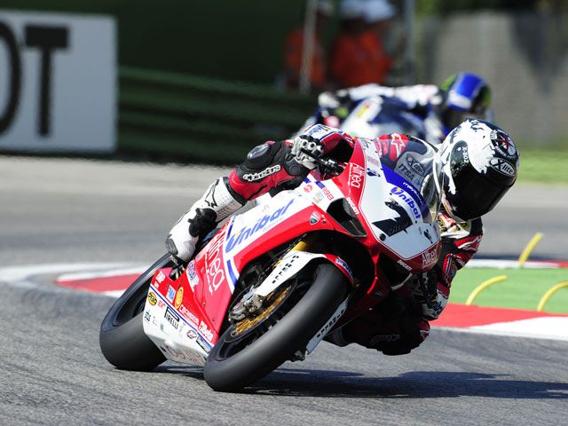 Carlos Checa se juega el Mundial de Superbike en Magny Cours