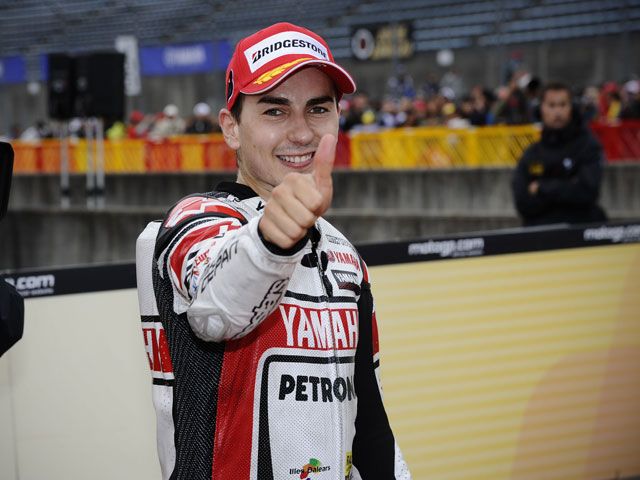 Jorge Lorenzo le recorta cuatro puntos a Casey Stoner
