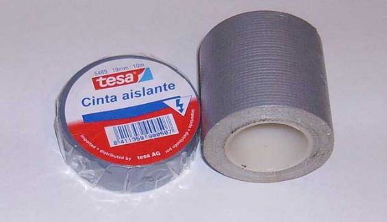 Reparaciones: cinta americana y cinta adhesiva