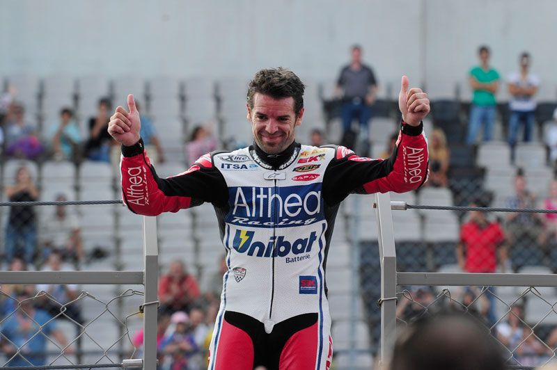Carlos Checa continuará en el Ducati Althea Racing en 2012