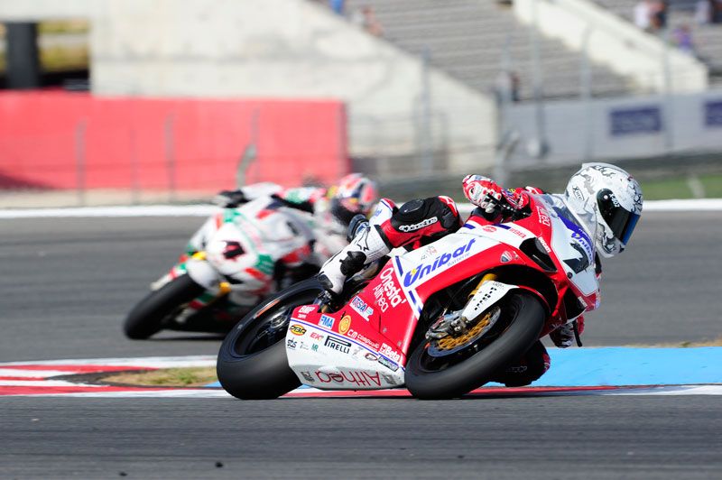 Victorias de Checa y de Melandri en la última cita de Superbike