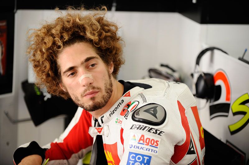 Grave accidente de Marco Simoncelli en el GP de Malasia de MotoGP