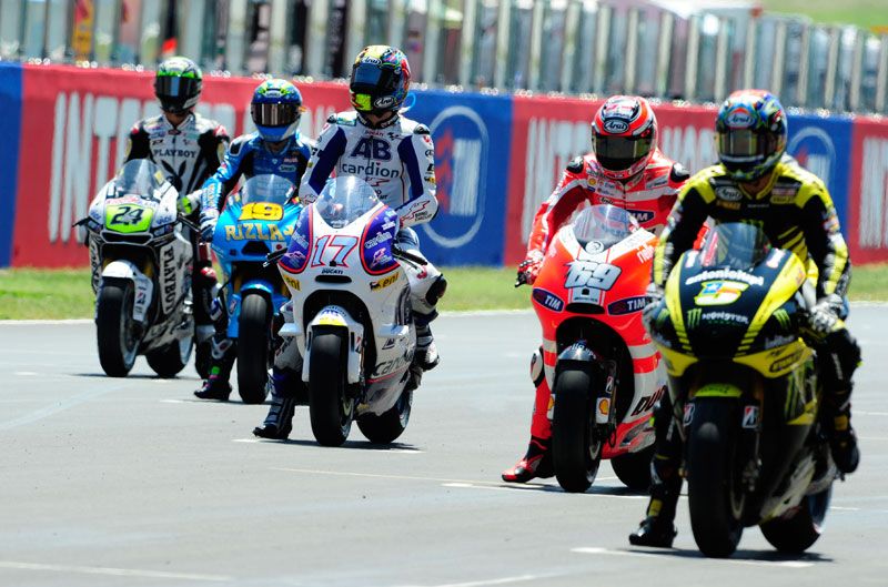 Carmelo Ezpeleta quiere máxima igualdad en MotoGP en 2013