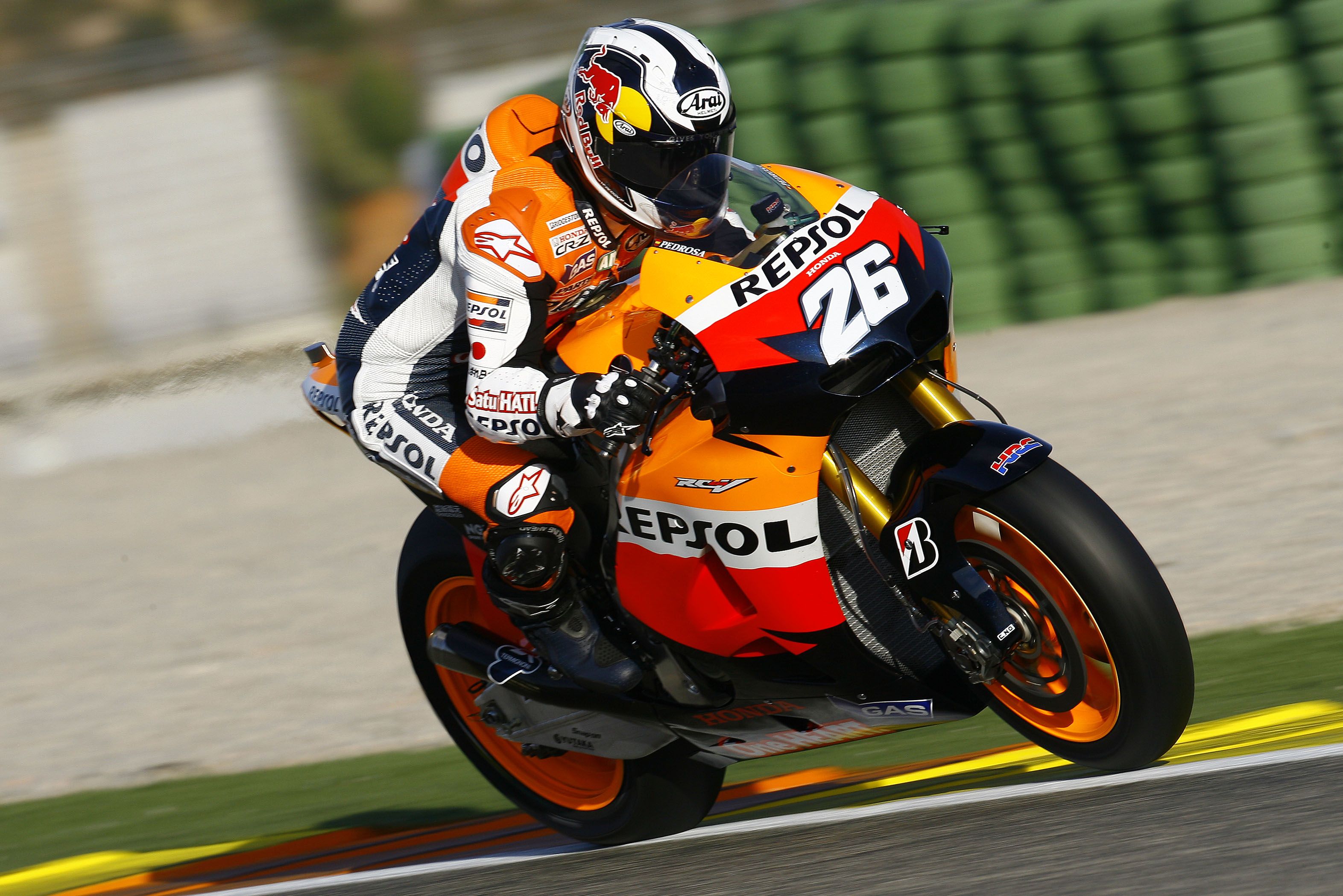Dani Pedrosa arranca la temporada 2012 con el mejor tiempo en Valencia