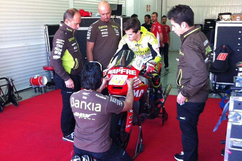 Nico Terol comienza a rodar con la Suter de Moto2