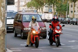Barcelona abandona el carril bus-moto