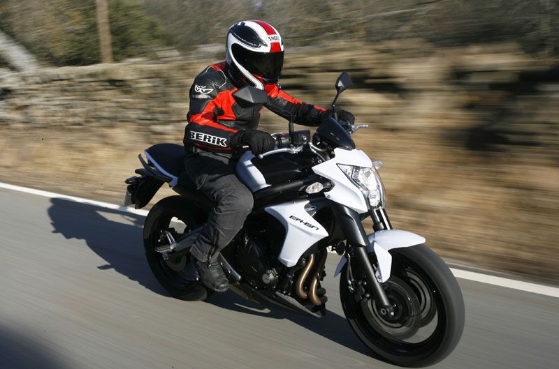 Kawasaki ER-6n y Yamaha T-Max