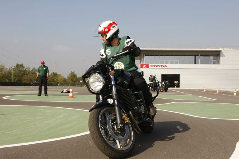 Carné de Moto A. Entra en vigor con el curso de formación