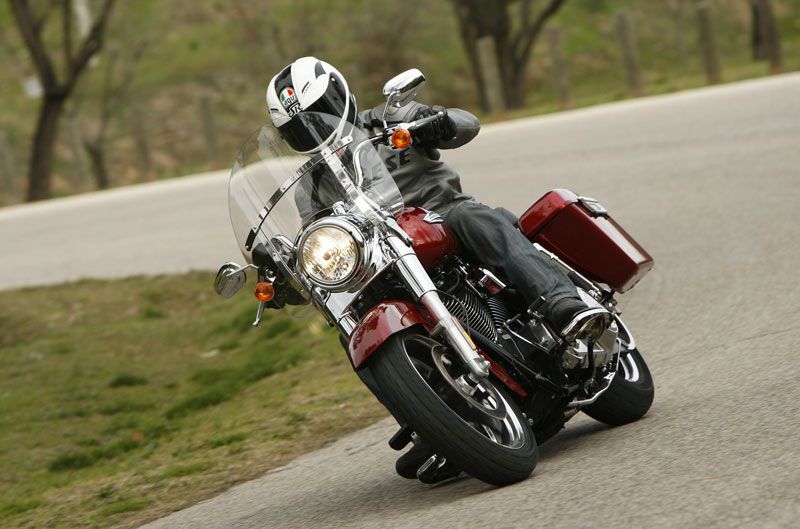 Harley-Davidson FLD Dyna Switchback