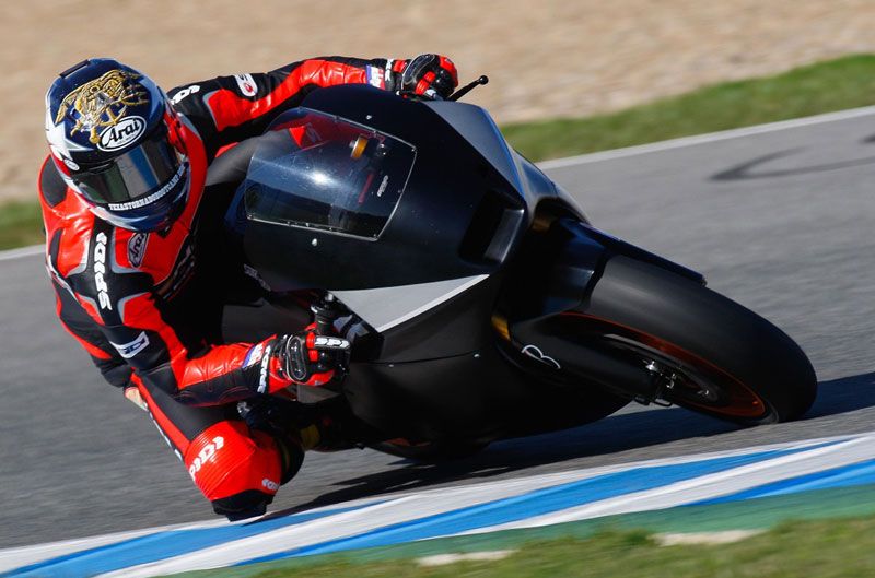 Colin Edwards: La moto tiene un gran potencial, pero la electrónica nos limita