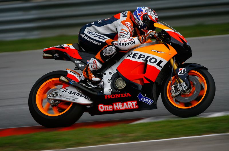 Casey Stoner arrasa en Sepang