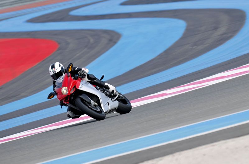 MV Agusta F3 675 y las futuras Triumph