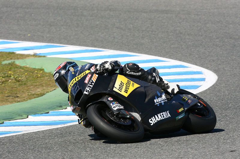 Thomas Luthi y Danny Kent mandan en Jerez