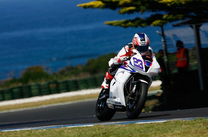 Pole provisional para Broc Parkes en Supersport
