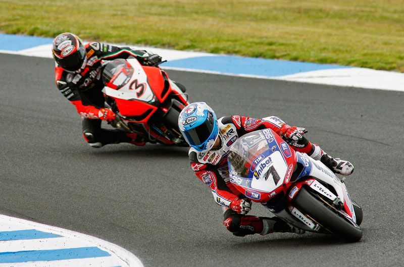 Biaggi y Checa, dominio abrumador en Phillip Island