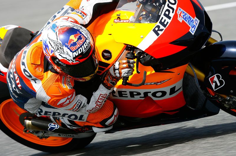 Stoner el más rápido en Jerez por delante de Lorenzo