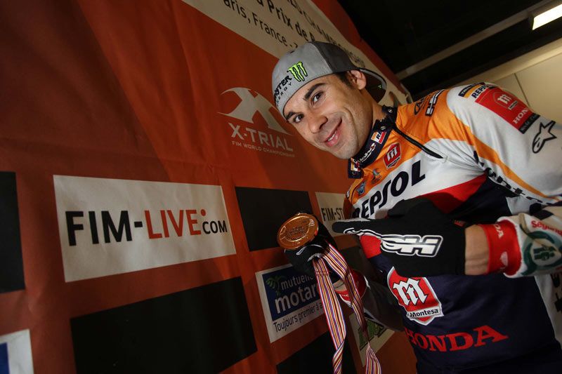 Toni Bou cierra el Mundial de Trial Indoor 2012 con una nueva victoria