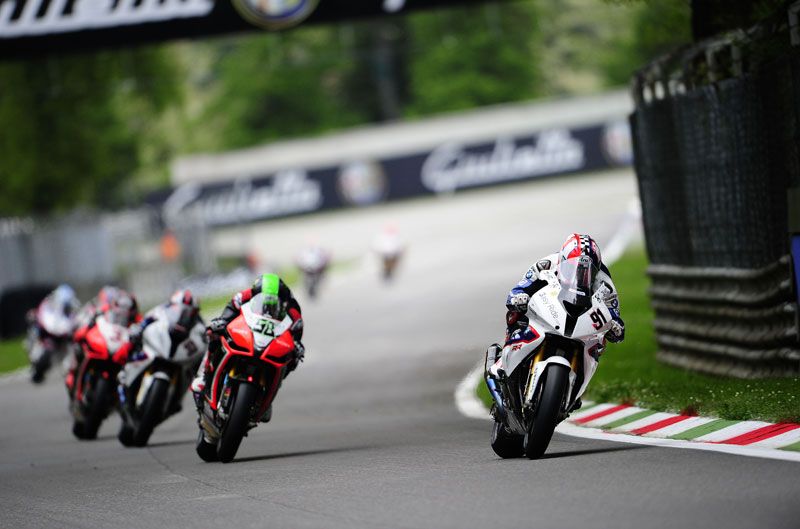 Pilotos y equipos del Mundial de SBK de 2012