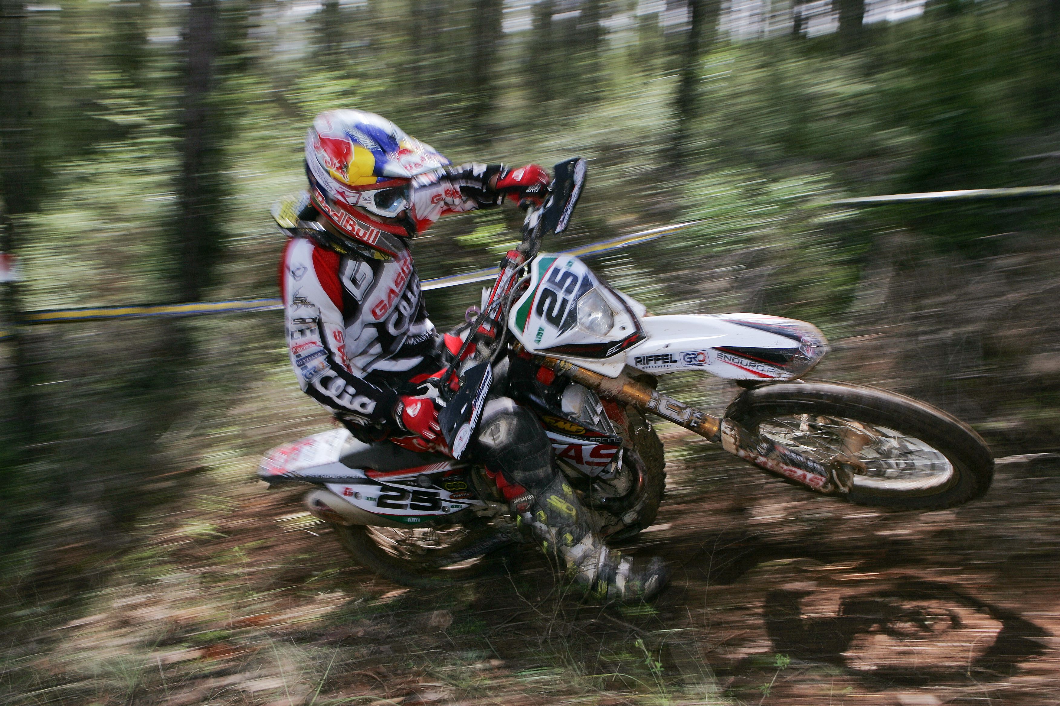 Iván Cervantes gana el Enduro de Bassella