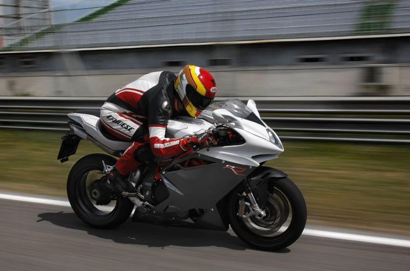 MV Agusta F4R. Prueba a fondo
