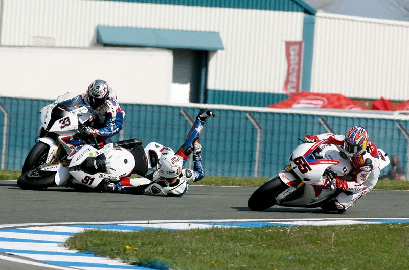 Vídeo: highlights de Superbike y Supersport en Donington