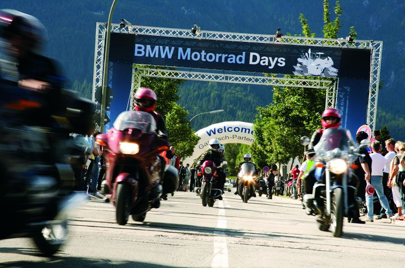 Viaja en moto este verano con TravelBike