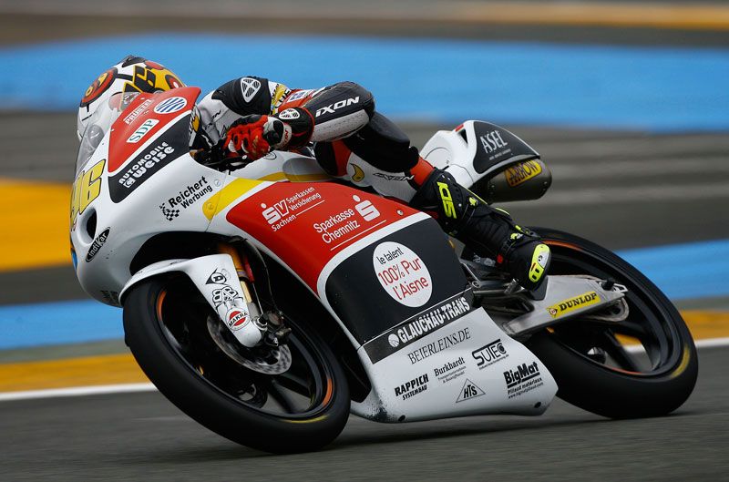 Épica victoria bajo la lluvia del local Louis Rossi en el GP de Francia de Moto3