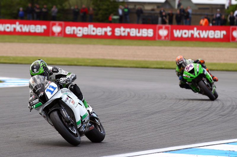 Lowes acecha el liderato de Sofuoglu en Supersport
