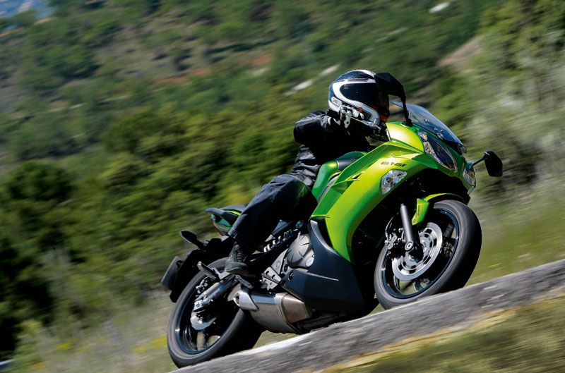 Kawasaki ER-6f y comparativa supermotard