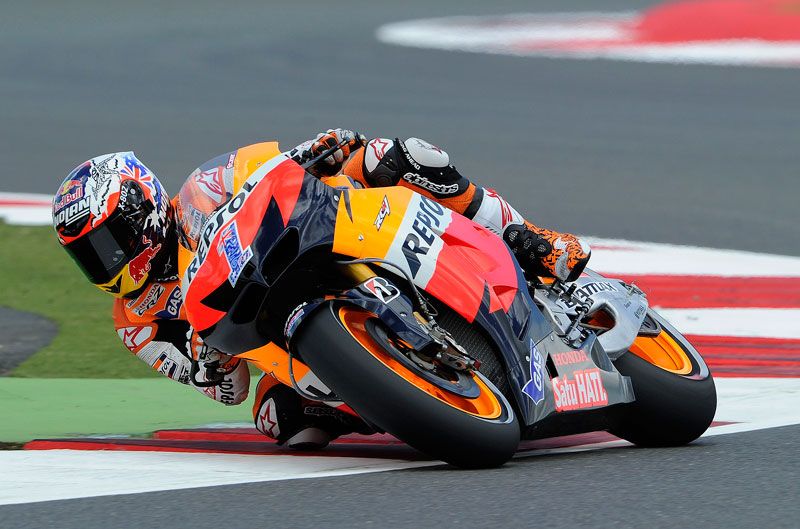 Stoner, Espargaró y Cortese, los mejores en el FP3 del GP de Gran Bretaña