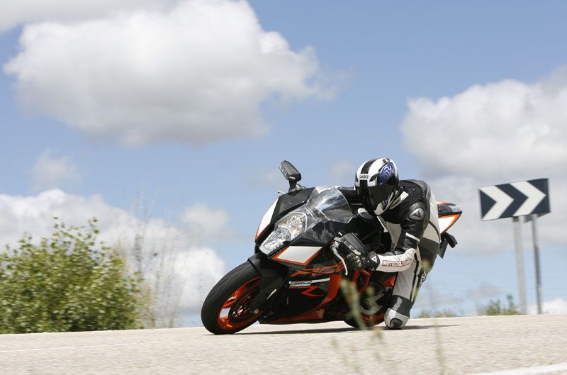 KTM RC8 R. Prueba a fondo