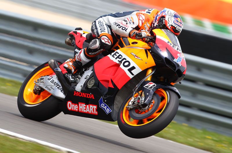 Stoner, Márquez y Cortese, pole position en el GP de Holanda
